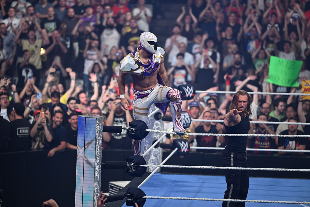 Axiom en el seu combat al WWE SmackDown de l’Olimpic Arena de Badalona